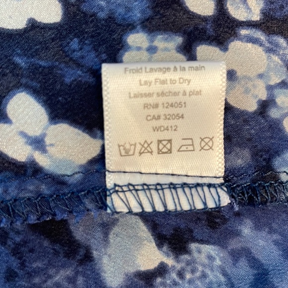 Piperlime | Silk sheath dress with ruching and front wrap design - Picture 10 of 11